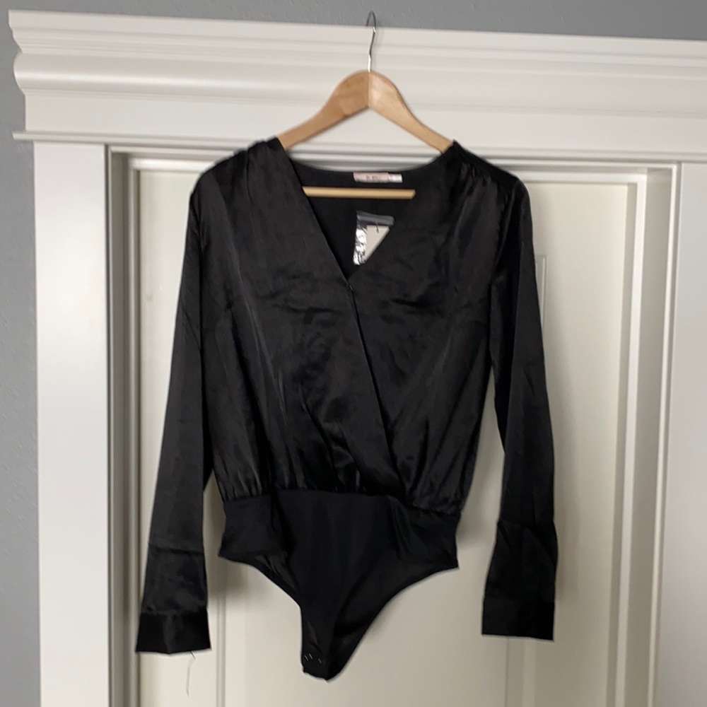 Pretty silk body suit blouse! Size M